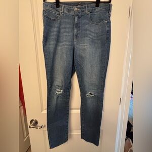 EXPRESS HIGH RISE SKINNY DISTRESSED JEAN W/ RAW HEM 14R